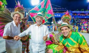 Acadêmicos de Niterói homenageia presidente Lula e é rebaixada