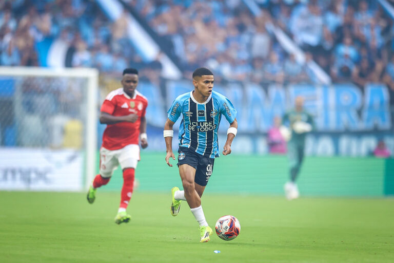 Grêmio vence Grenal 450 por 3 x 0