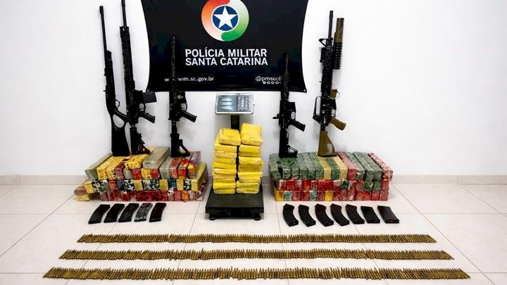 Bope apreende drogas e fuzis em operação no Morro do Gato, em Palhoça