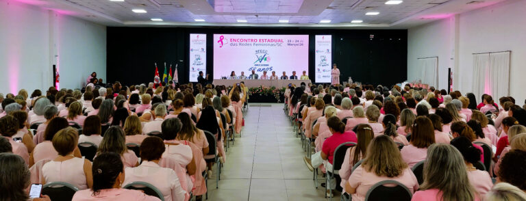 SC amplia rede oncológica e reforça atendimento às mulheres no combate ao câncer