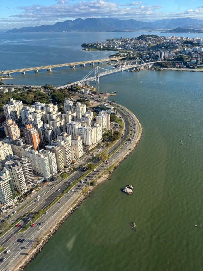 Pontes Colombo Salles e Pedro Ivo, em Florianópolis