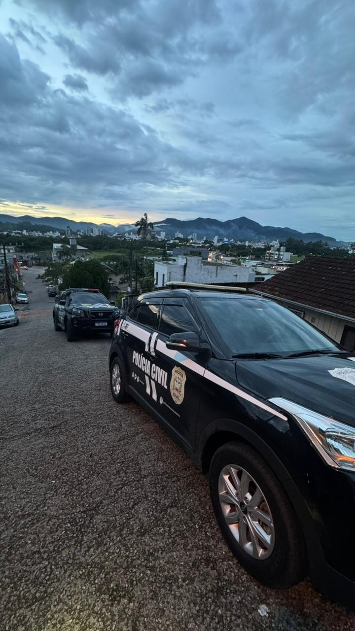 Operação Dominó 2 prende sete pessoas em Balneário Camboriú e Camboriú