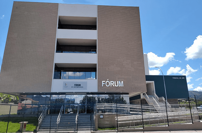 Quatro réus são condenados a mais de 152 anos por crimes contra advogado em SC