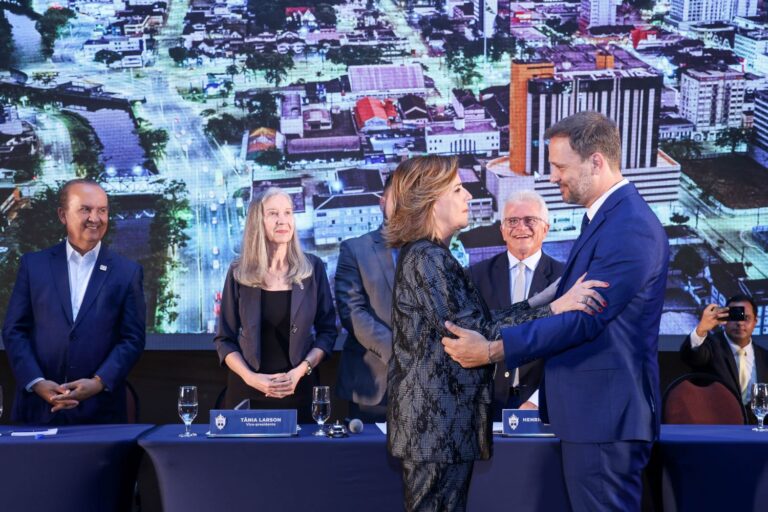 renúncia prefeito Joinville