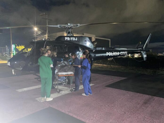Acidente entre carro e caminhão mobiliza helicóptero do SAER
