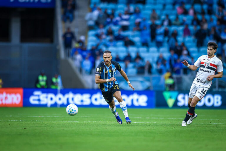 Grêmio reage, deixa o Z-4 e avança às quartas da Copa do Brasil