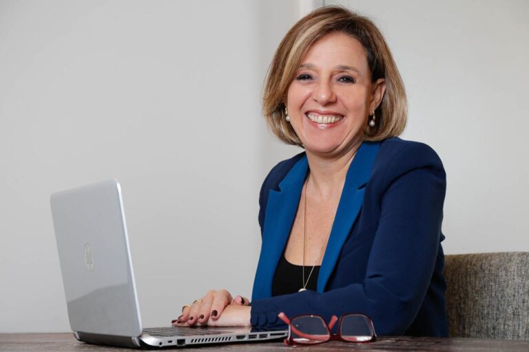 Lúcia Helena Vieira assume presidência da ACI
