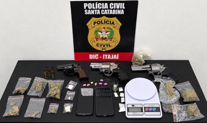 operação contra tráfico em Itajaí
