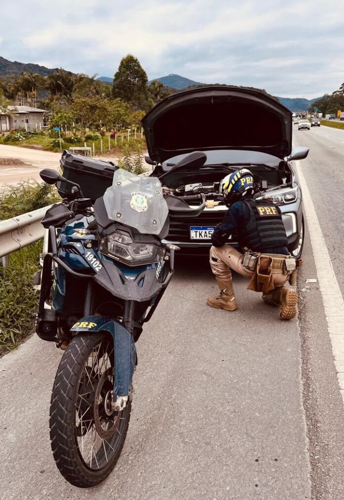 Veículo clonado na BR-470