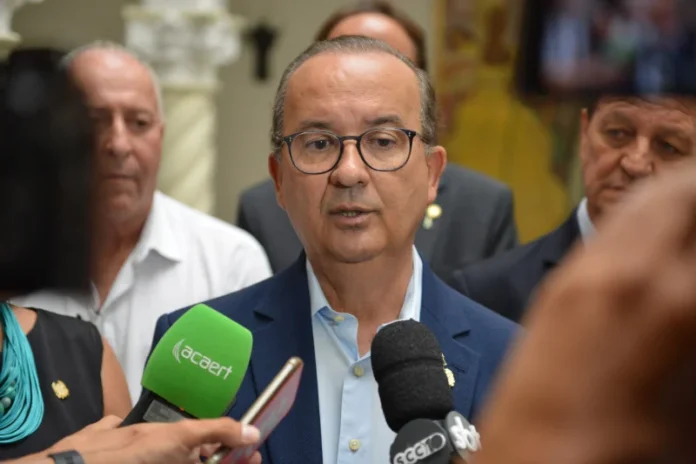 Jorginho é reeleito governador com quase 70% dos votos no primeiro turno da eleição
