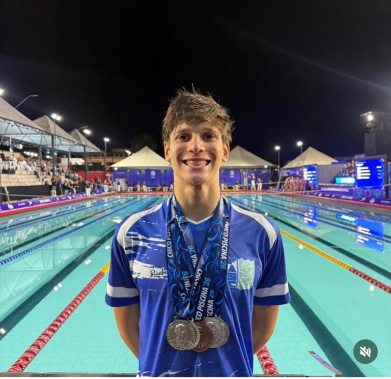 Nadador catarinense conquista medalhas no Troféu Chico Piscina